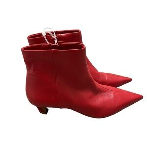 NWT Gianni Bini Georgina Red Pointed Toe Kitten Heel Booties, Size 7